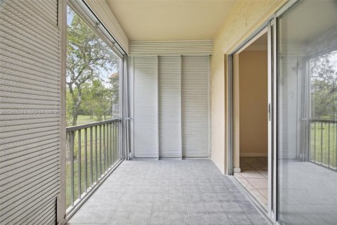 Copropriété à vendre à Lauderhill, Floride: 2 chambres, 104.98 m2 № 2081426 - photo 11