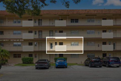 Copropriété à vendre à Lauderhill, Floride: 2 chambres, 104.98 m2 № 2081426 - photo 2