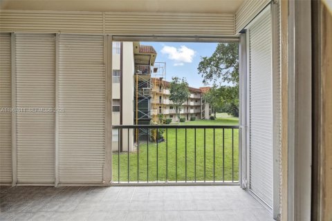 Copropriété à vendre à Lauderhill, Floride: 2 chambres, 104.98 m2 № 2081426 - photo 9