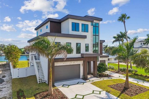 Casa en venta en Treasure Island, Florida, 4 dormitorios, 357.12 m2 № 1911578 - foto 6