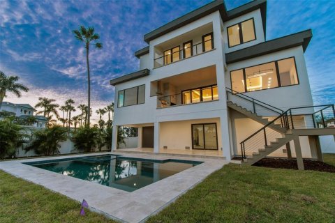 Casa en venta en Treasure Island, Florida, 4 dormitorios, 357.12 m2 № 1911578 - foto 11