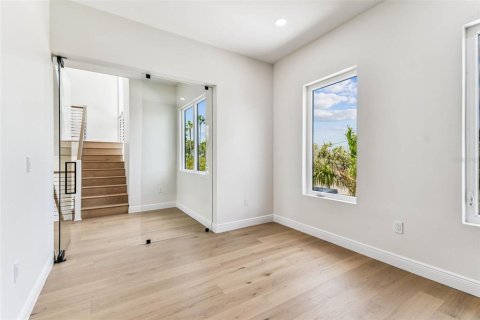 Casa en venta en Treasure Island, Florida, 4 dormitorios, 357.12 m2 № 1911578 - foto 19