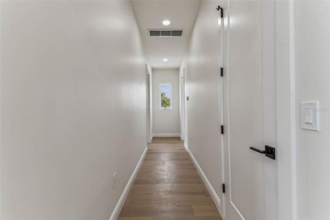 Casa en venta en Treasure Island, Florida, 4 dormitorios, 357.12 m2 № 1911578 - foto 22
