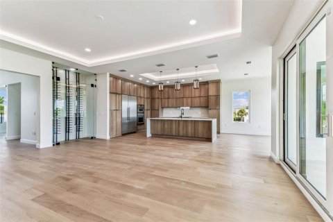 Casa en venta en Treasure Island, Florida, 4 dormitorios, 357.12 m2 № 1911578 - foto 29