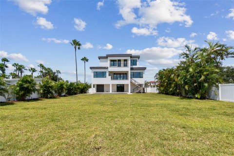 Casa en venta en Treasure Island, Florida, 4 dormitorios, 357.12 m2 № 1911578 - foto 13