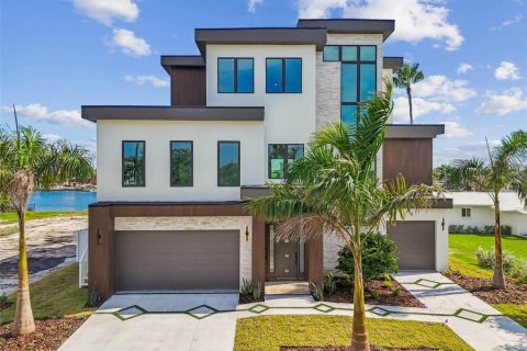Casa en venta en Treasure Island, Florida, 4 dormitorios, 357.12 m2 № 1911578 - foto 2