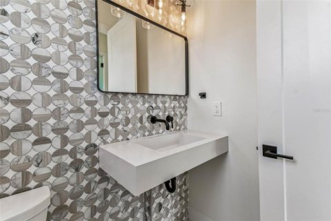 Casa en venta en Treasure Island, Florida, 4 dormitorios, 357.12 m2 № 1911578 - foto 26