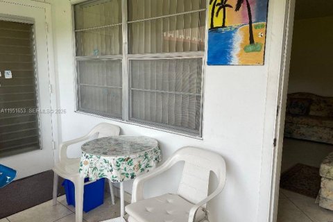 Condo in Hollywood, Florida, 2 bedrooms № 2241840 - photo 12