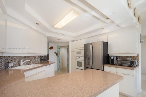 Купить кондоминиум в Авентура, Флорида 2 спальни, 244.33м2, № 1966098 - фото 12