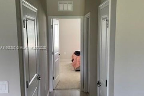 Casa en alquiler en Port St. Lucie, Florida, 3 dormitorios, 139.63 m2 № 2012712 - foto 7