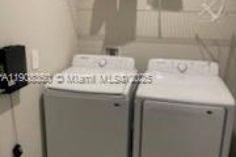 Casa en alquiler en Port St. Lucie, Florida, 3 dormitorios, 139.63 m2 № 2012712 - foto 14