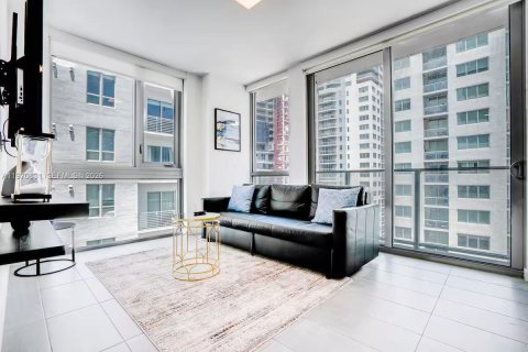 Condominio en Miami, Florida, 1 dormitorio № 2032881
