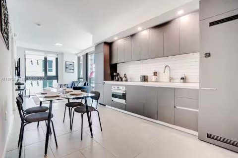 Condominio en venta en Miami, Florida, 1 dormitorio, 51 m2 № 2032881 - foto 4