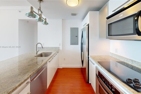 Copropriété à louer à Miami, Floride: 2 chambres, 112.6 m2 № 1855007 - photo 2