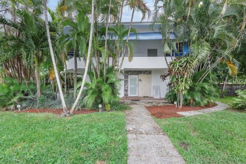 Villa ou maison à louer à Surfside, Floride: 4 chambres, 200.02 m2 № 1897104 - photo 29