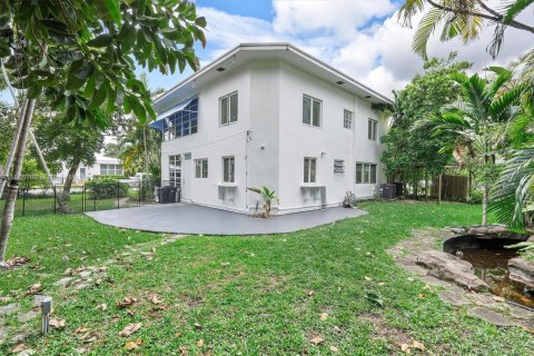 Villa ou maison à louer à Surfside, Floride: 4 chambres, 200.02 m2 № 1897104 - photo 11