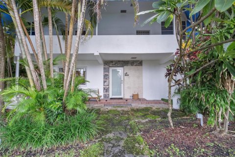 Villa ou maison à louer à Surfside, Floride: 4 chambres, 200.02 m2 № 1897104 - photo 30
