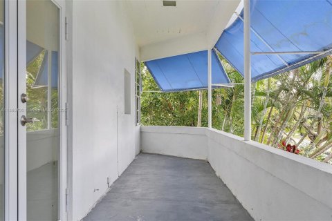 Villa ou maison à louer à Surfside, Floride: 4 chambres, 200.02 m2 № 1897104 - photo 7