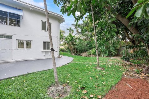 Villa ou maison à louer à Surfside, Floride: 4 chambres, 200.02 m2 № 1897104 - photo 10
