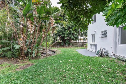 Villa ou maison à louer à Surfside, Floride: 4 chambres, 200.02 m2 № 1897104 - photo 14