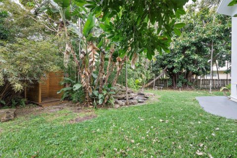 Villa ou maison à louer à Surfside, Floride: 4 chambres, 200.02 m2 № 1897104 - photo 15