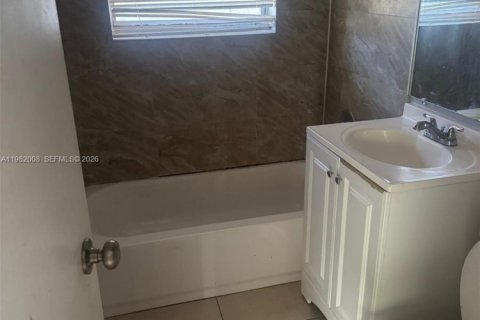 Apartment in Hollywood, Florida 1 bedroom, 34.84 sq.m. № 2043202 - photo 4