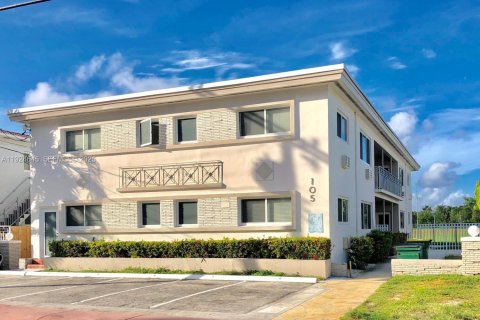 Снять в аренду квартиру в Майами-Бич, Флорида 1 спальня, 69.68м2, № 1982969 - фото 1