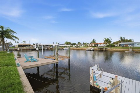 Villa ou maison à vendre à Hudson, Floride: 2 chambres, 97.08 m2 № 2259264 - photo 2