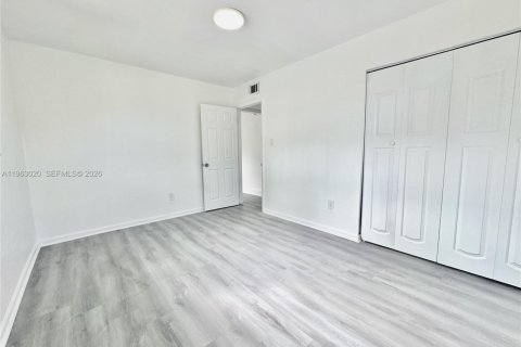 Villa ou maison à louer à West Park, Floride: 3 chambres, 117.99 m2 № 2023848 - photo 19