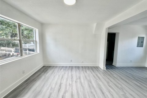 Villa ou maison à louer à West Park, Floride: 3 chambres, 117.99 m2 № 2023848 - photo 11