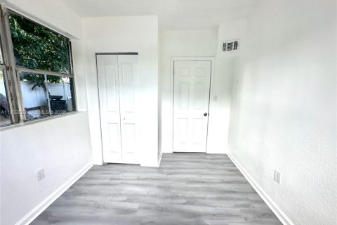 Villa ou maison à louer à West Park, Floride: 3 chambres, 117.99 m2 № 2023848 - photo 30