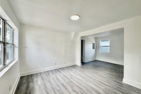 Villa ou maison à louer à West Park, Floride: 3 chambres, 117.99 m2 № 2023848 - photo 8