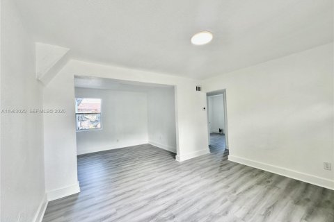 Villa ou maison à louer à West Park, Floride: 3 chambres, 117.99 m2 № 2023848 - photo 6