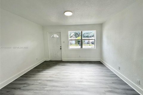 Villa ou maison à louer à West Park, Floride: 3 chambres, 117.99 m2 № 2023848 - photo 12