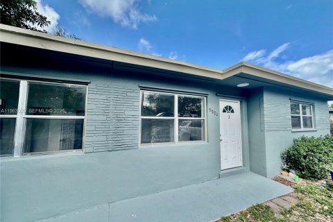 Villa ou maison à West Park, Floride 3 chambres, 117.99 m2 № 2023848