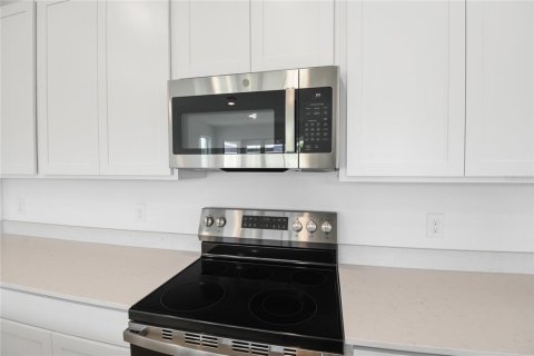 House in Dundee, Florida 4 bedrooms, 224.27 sq.m. № 1636109 - photo 5