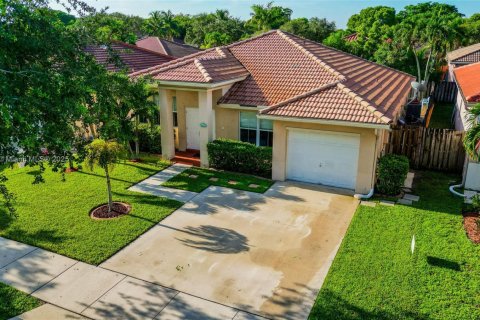 Villa ou maison à vendre à Davie, Floride: 3 chambres, 152.27 m2 № 1921083 - photo 1