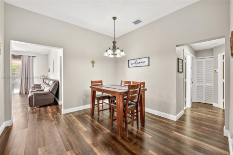 Villa ou maison à vendre à Davie, Floride: 3 chambres, 152.27 m2 № 1921083 - photo 12