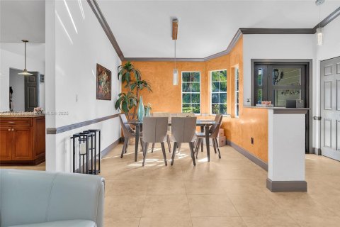 House in Miami, Florida 3 bedrooms, 125.6 sq.m. № 2022518 - photo 7