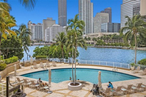 Condo in Miami, Florida, 1 bedroom  № 1935599 - photo 30