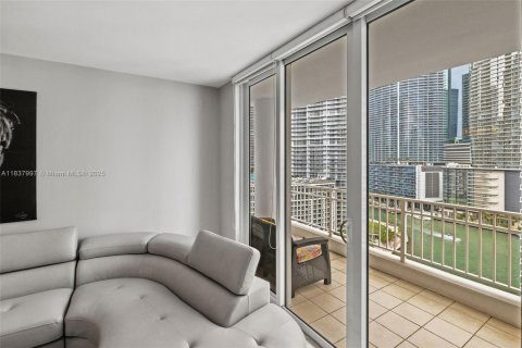 Condo in Miami, Florida, 1 bedroom  № 1935599 - photo 7