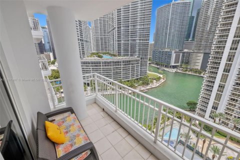 Condo in Miami, Florida, 1 bedroom  № 1935599 - photo 11