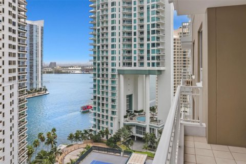 Condo in Miami, Florida, 1 bedroom  № 1935599 - photo 9