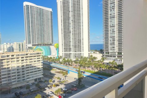 Снять в аренду кондоминиум в Халландейл-Бич, Флорида 1 спальня, 80.82м2, № 1868034 - фото 9