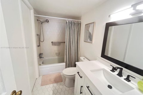 Снять в аренду кондоминиум в Халландейл-Бич, Флорида 1 спальня, 80.82м2, № 1868034 - фото 7