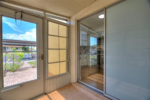 Condo in Venice, Florida, 2 bedrooms  № 1866640 - photo 27