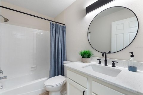Condo in Venice, Florida, 2 bedrooms  № 1866640 - photo 18
