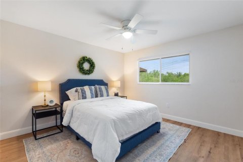 Condo in Venice, Florida, 2 bedrooms  № 1866640 - photo 19