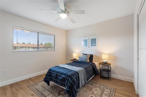 Condo in Venice, Florida, 2 bedrooms  № 1866640 - photo 16
