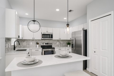 Condominio en alquiler en Miramar, Florida, 3 dormitorios, 134.24 m2 № 1956507 - foto 9